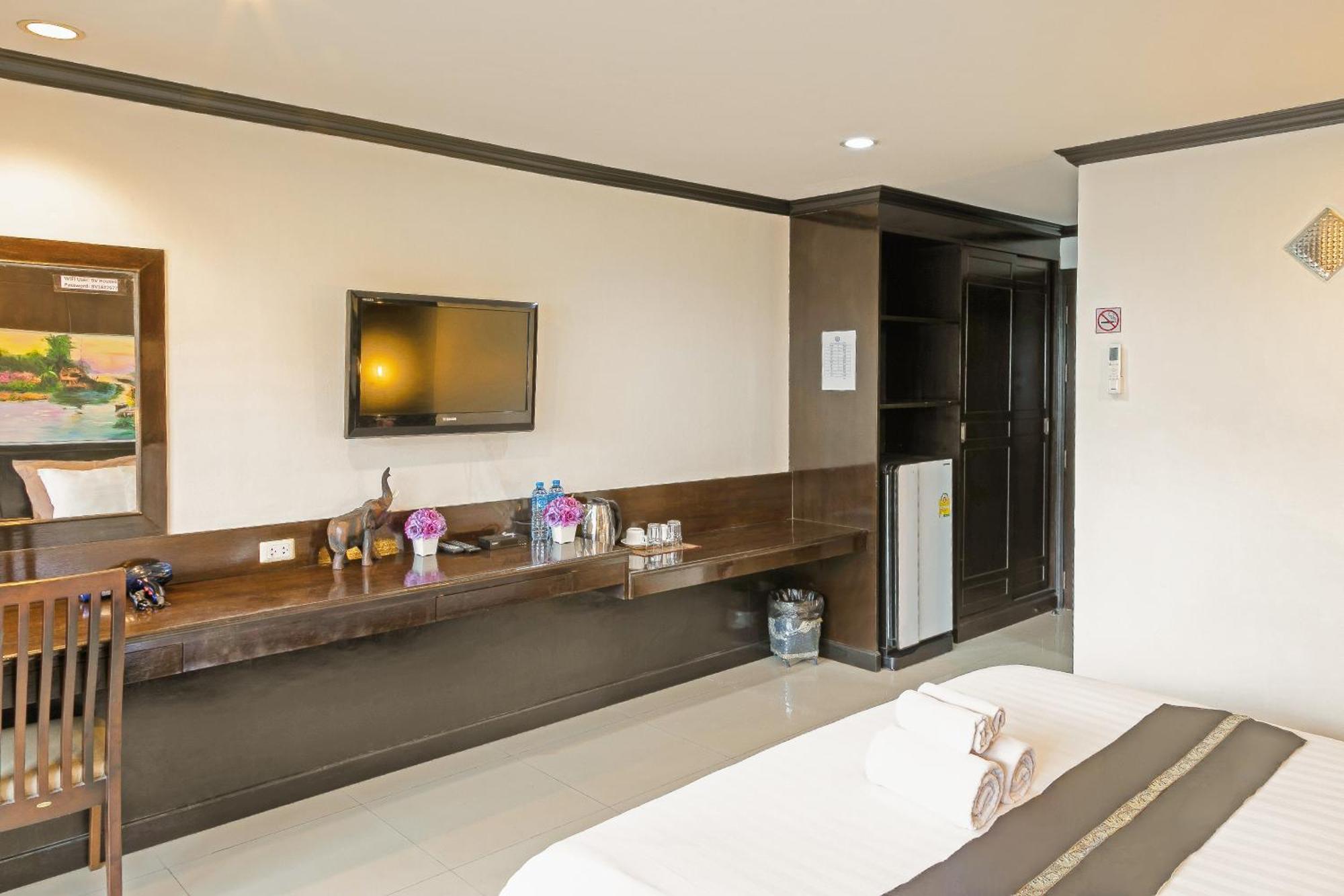 Best Venue Hotel パトン エクステリア 写真